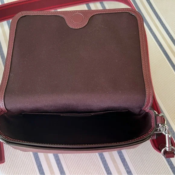 Coach Heritage Messenger Leather Crossbody Bag in Wine - Picture 7 of 12